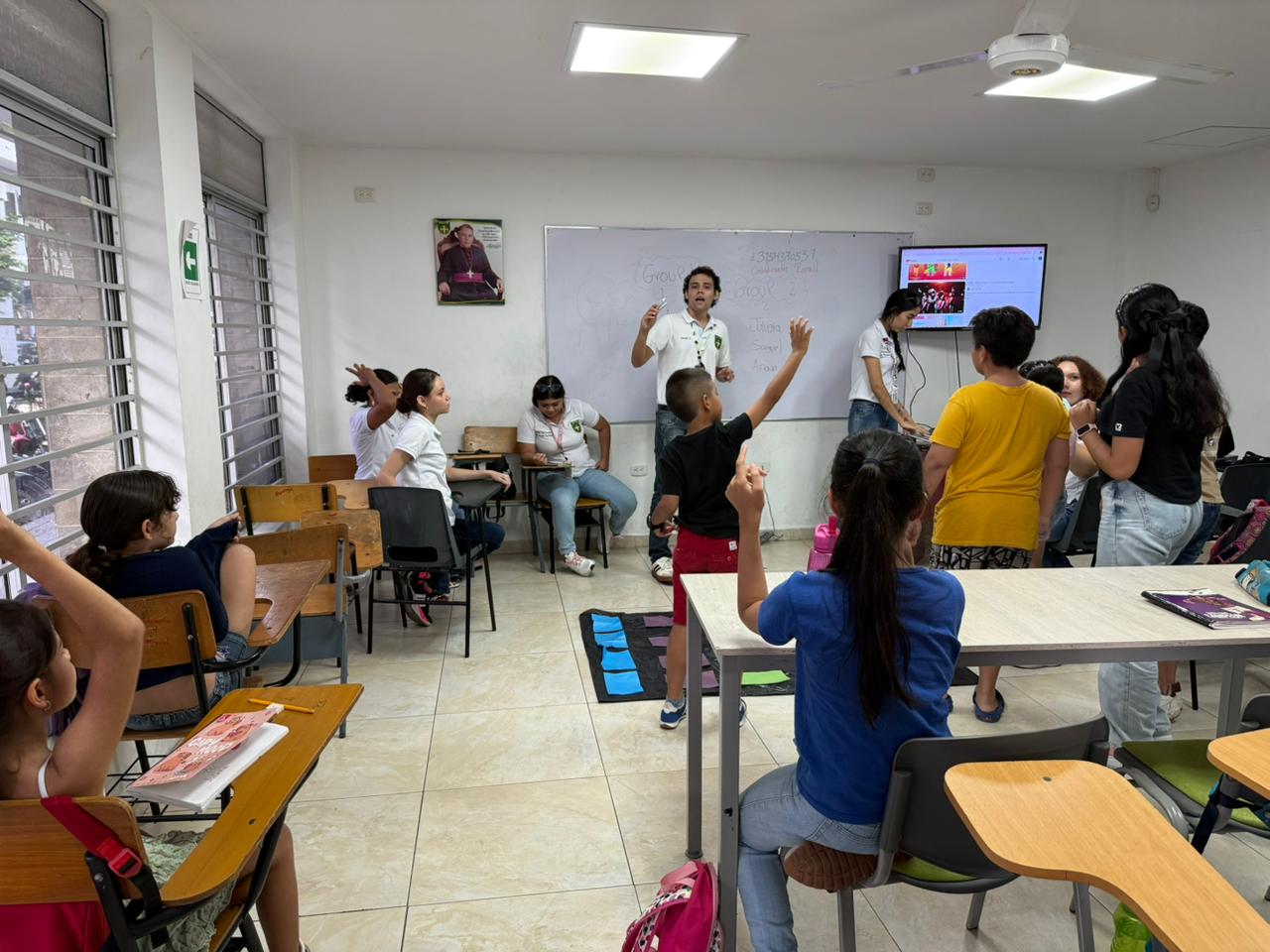 Niños de El Espinal fortalecen su inglés con el regreso de Plus School Kids en FUNDES