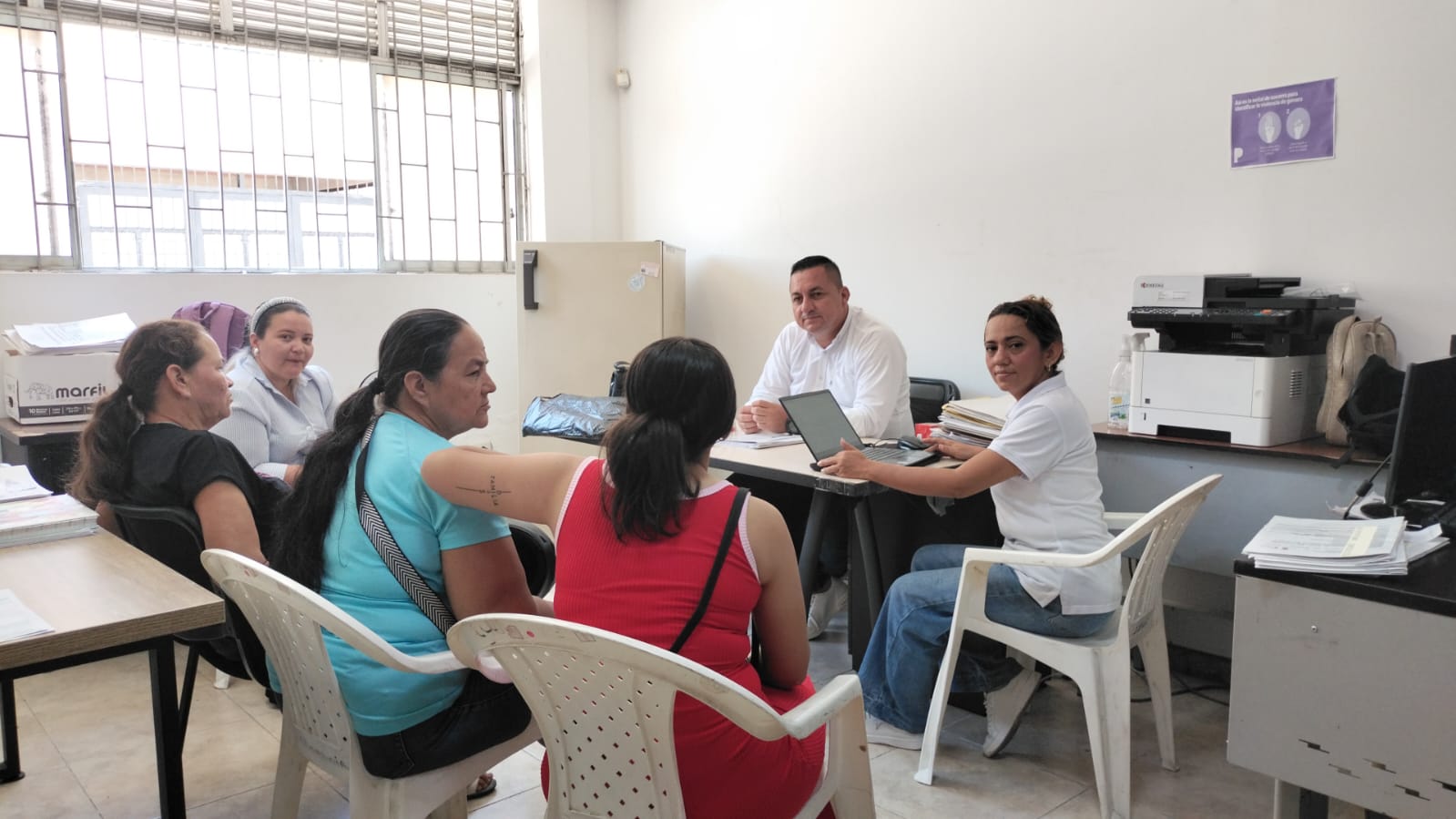 Practicantes del Consultorio JurÃdico FUNDES participan en brigada jurÃdica en Centro de Conciliación
