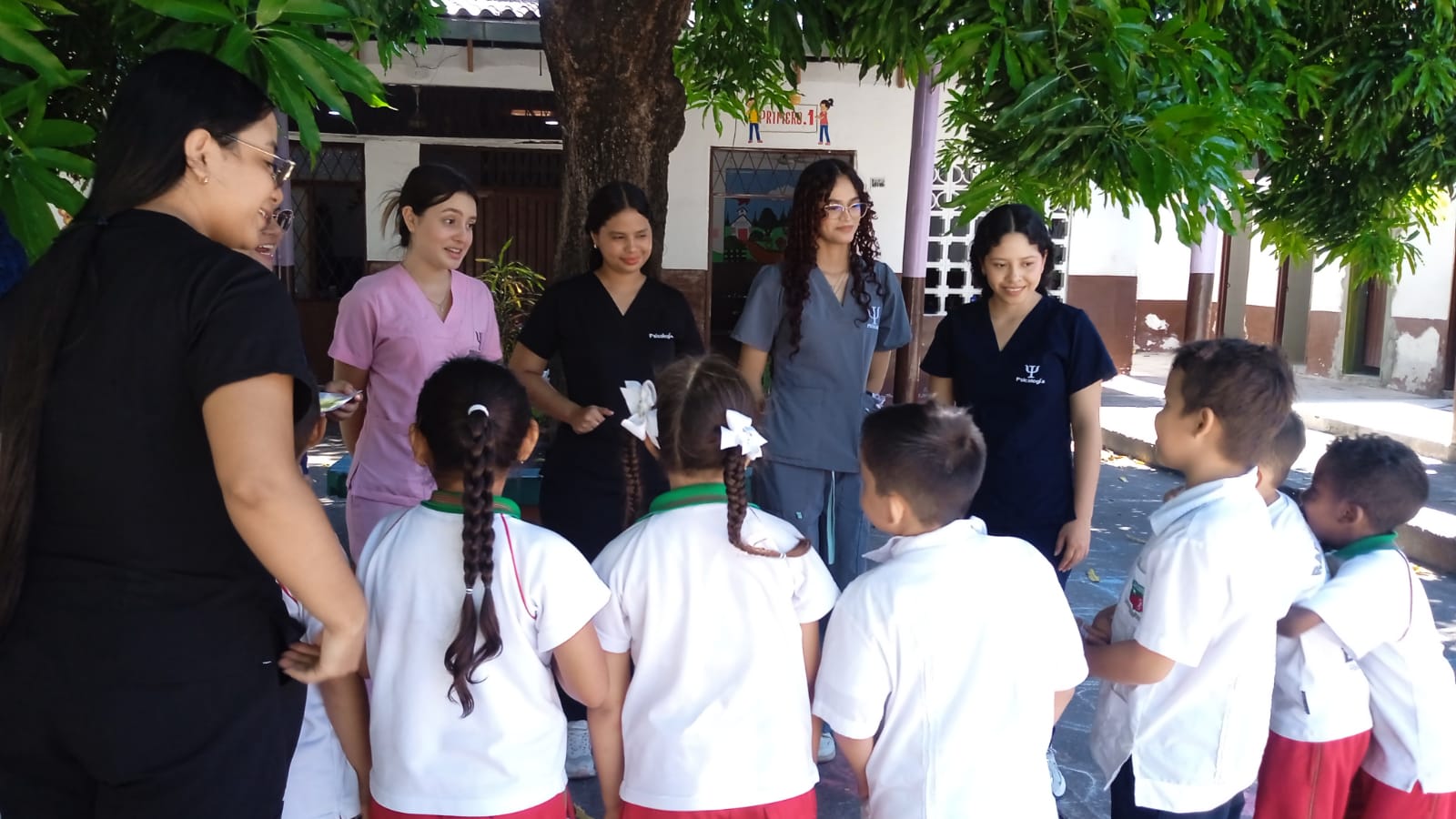Estudiantes de PsicologÃa de FUNDES llevan la educación socioemocional a Instituciones educativas del Espinal