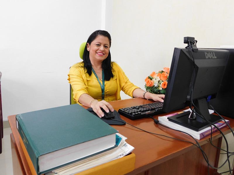 CONOCE A LA DIRECTORA DEL NUEVO PROGRAMA DE REGENCIA DE FARMACIA