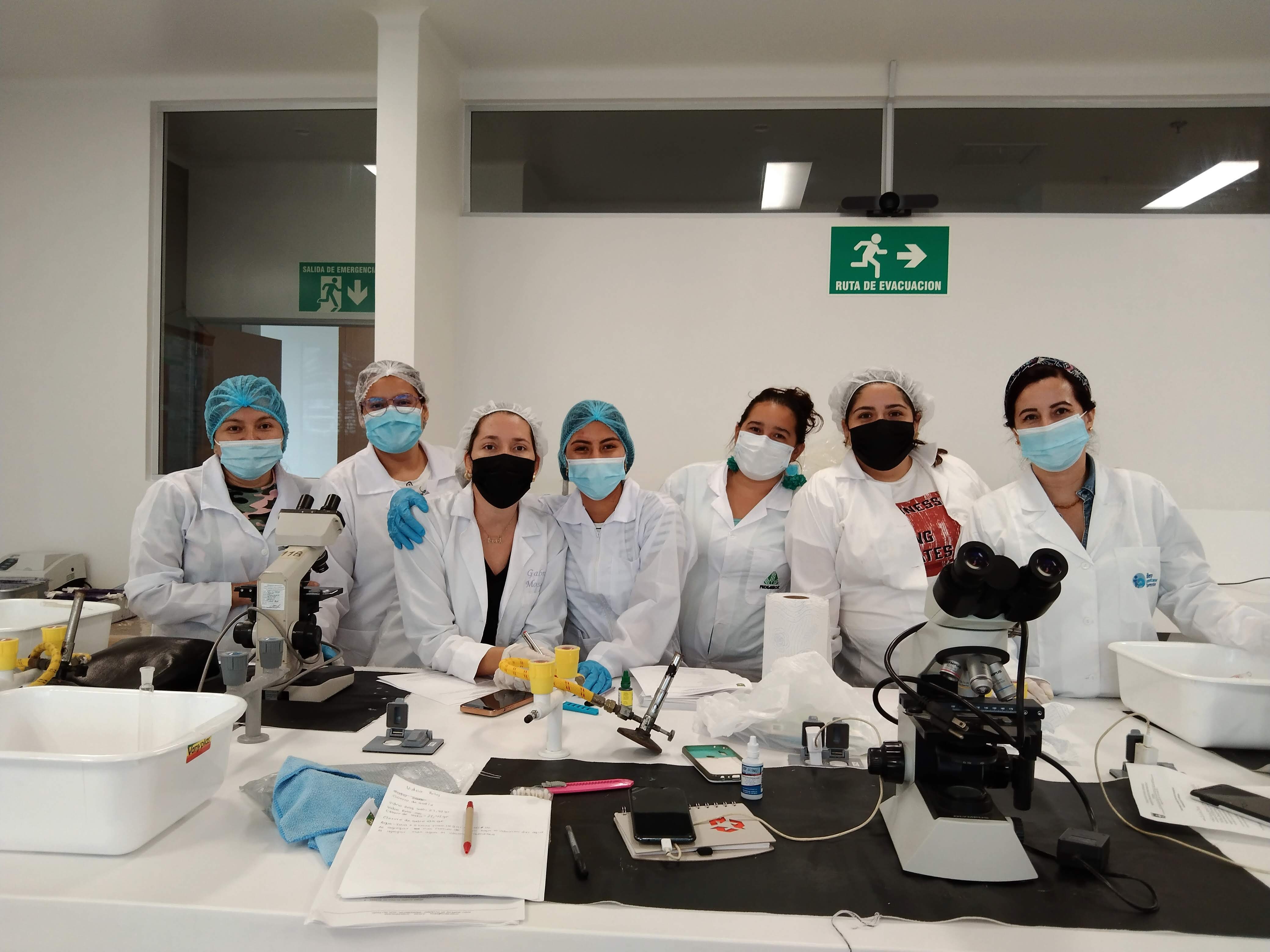 Los estudiantes de Regencia de Farmacia visitan la Universidad de Ciencias Ambientales y Aplicadas UDCA