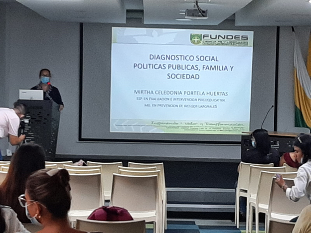 CONFERENCIA: DIAGNÃSTICO SOCIAL, POLÃTICA PÃBLICA, FAMILIA Y COMUNIDAD