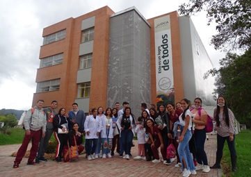 Visita pedagógica a la farmacéutica Coaspharma y la universidad U.D.C.A. en Bogotá