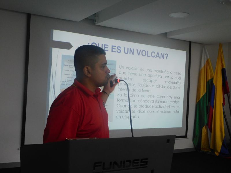 SOCIALIZACIÃN RUTAS DE EVACUACIÃN: VOLCÃN CERRO MACHÃN ESPINAL