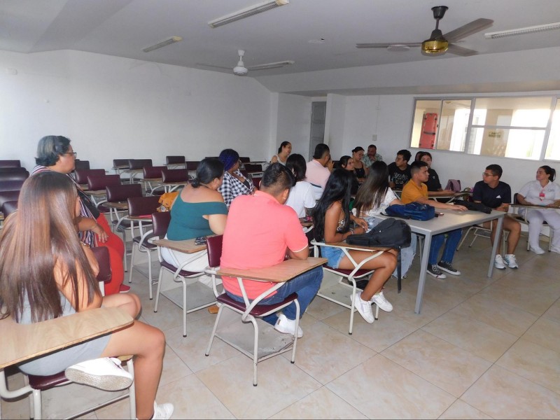 Reunión De Representantes Estudiantiles en FUNDES: Ideas Brillantes para el Futuro