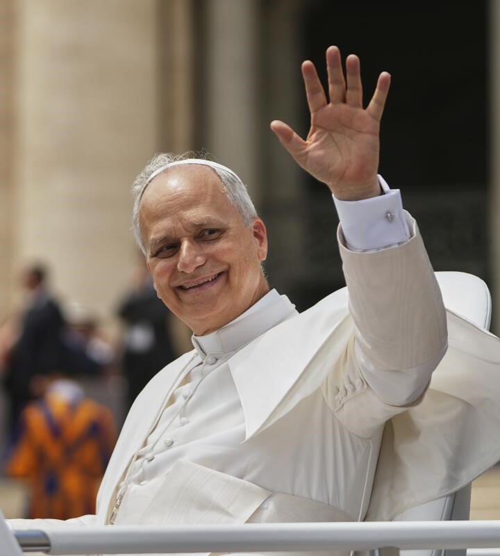 Encomendarse a la Virgen y rezar por la reconciliación del mundo en Octubre pide el Papa León XIV