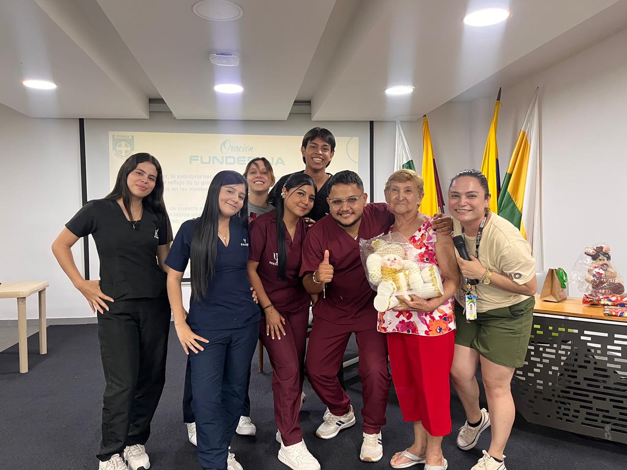 Estudiantes de PsicologÃÂa FUNDES culminan proyecto formativo en Motivación y Emoción con jornada de integración navideña